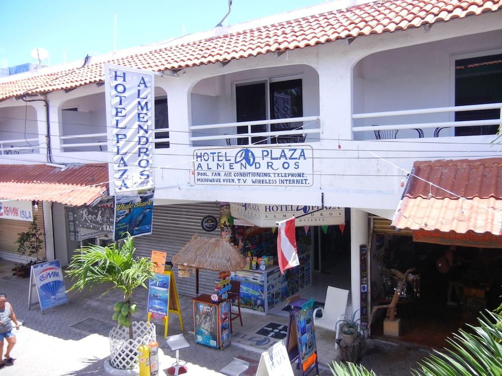 Hotel Plaza Almendros, Isla Mujeres Exterior photo